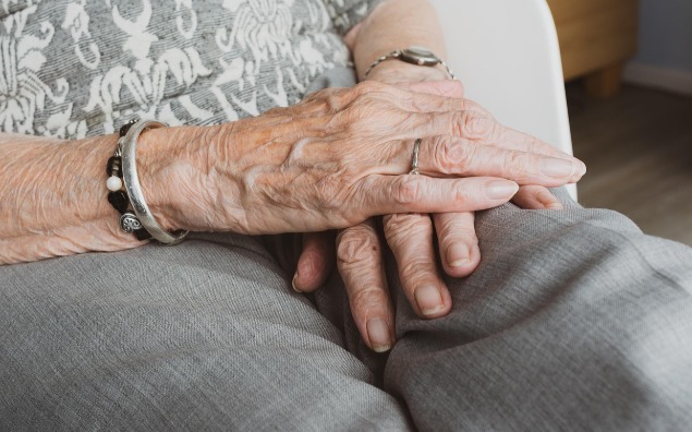 Nerwica natręctw a proces starzenia się – co wiemy o OCD u seniorów?